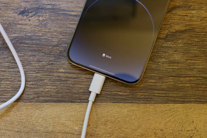 1-iphone-15-pro-max-review-charging-usb-c.jpeg